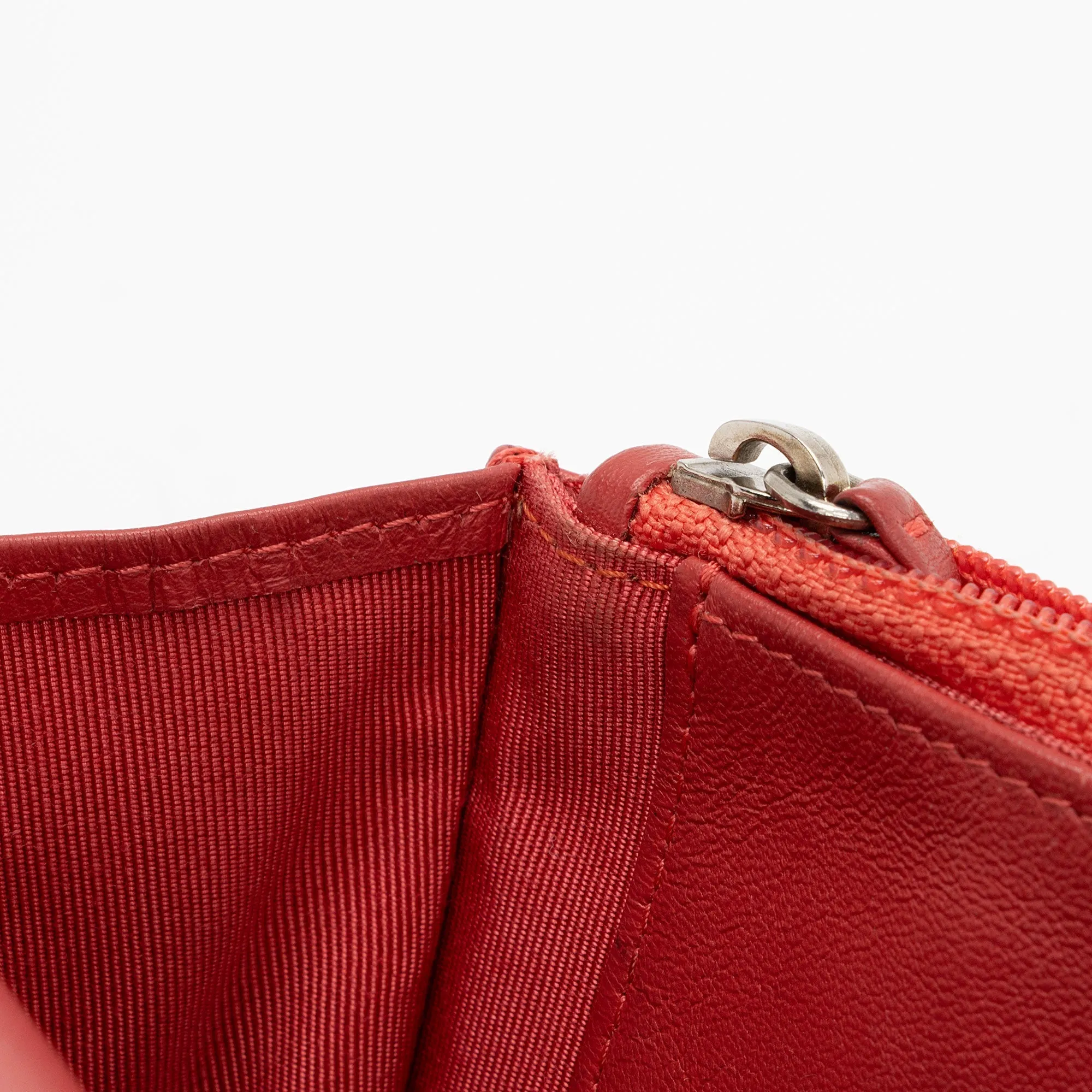 Chanel Patent Leather Classic Wallet on Chain (SHF-JIB4Sf)