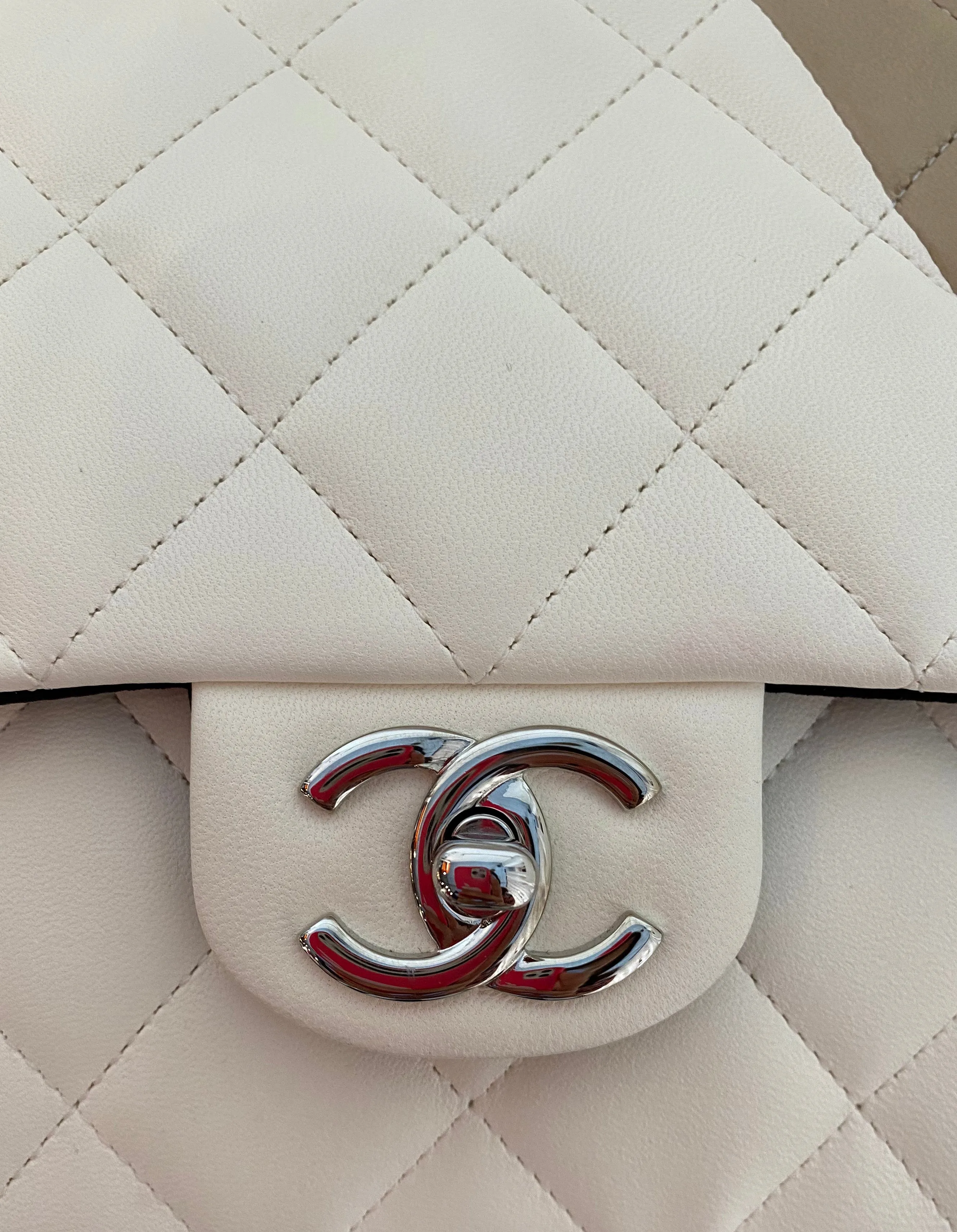 Chanel White/Beige/Black Lambskin Quilted Colorblock Double Flap Jumbo