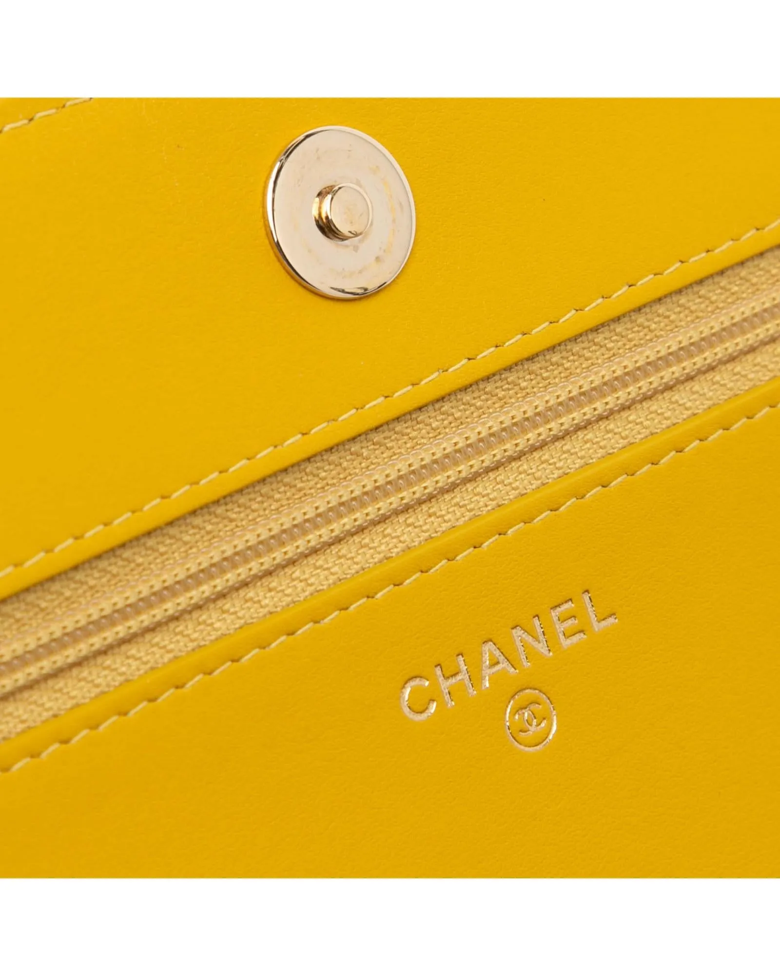 Chevron Quilted Leather Wallet On Chain