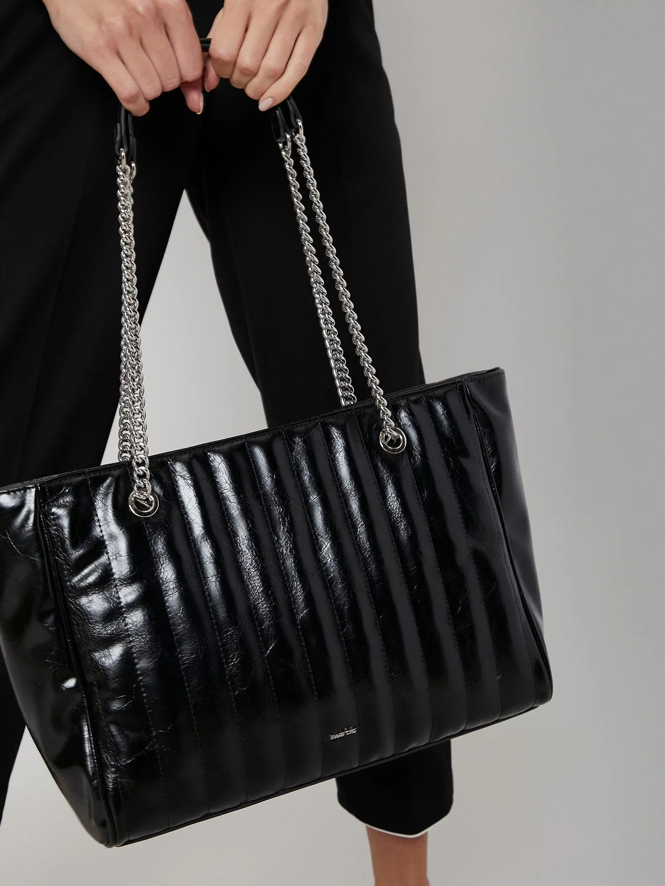 MOTF PREMIUM QUILTED CHAIN TOTE BAG
