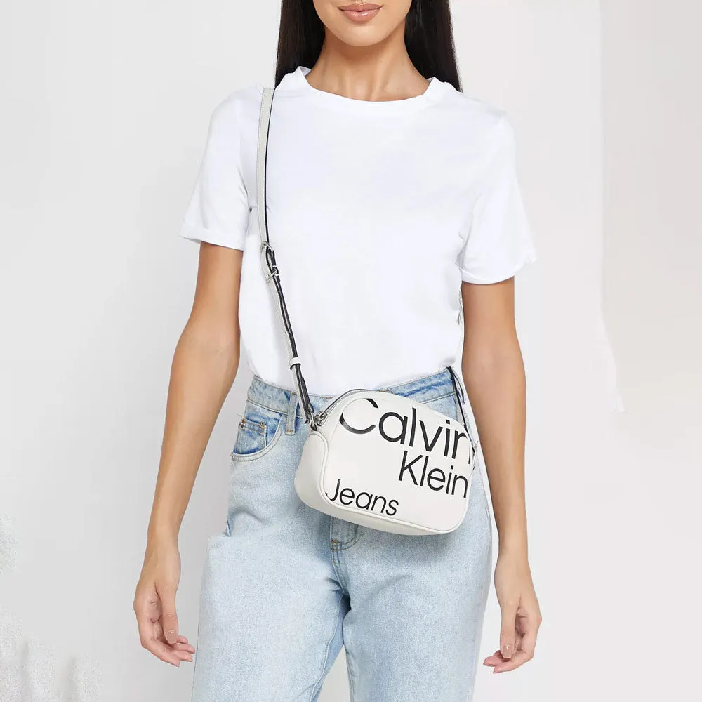 Sleek All-Over-PrintCamera Bag - Beige